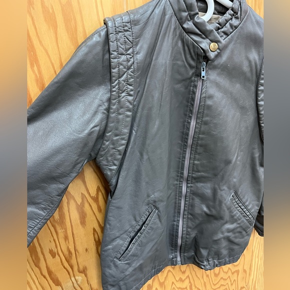 Vintage dav rich grey leather jacket with shoulder pleat detail, size M/L - Picture 2 of 4